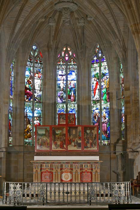 Le Retable de Mognéville restauré réinstallé dans le choeur de l'église de Mognéville